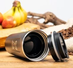 JOR Products® Thermobeker - Koffiezetapparaat - Koffiebonen - Thee - Koffiemachine - Thermoskan - Espressomachine - Reizen - Camping - Koffiefilterhouder -Keukenbenodigdheden Winkel 1200x1125 4