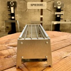 Spiedini Saté-bbq Bali 40 Mini - Kleine, Smalle Houtskoolbarbecue Met Horizontaal Rooster Voor Sate Of Andere Spiesjes - 40 Cm Lang, 11 Cm Breed, 14 Cm Hoog - Ideaal Voor Tuin- Of Open Haard, Of Balkon - Materiaal: Gealuminiseerd Ijzer -Keukenbenodigdheden Winkel 1200x1200 1049