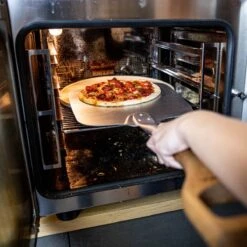 Boska Pizzasteen Deluxe - Voor Oven & BBQ - Knapperige Pizza's - Ø 29.5 Cm - BBQ Accessoires -Keukenbenodigdheden Winkel 1200x1200 152