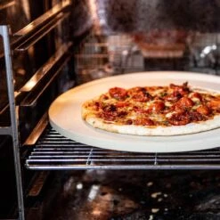 Boska Pizzasteen Deluxe - Voor Oven & BBQ - Knapperige Pizza's - Ø 29.5 Cm - BBQ Accessoires -Keukenbenodigdheden Winkel 1200x1200 155