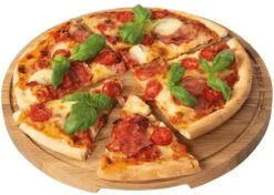 Boska Pizzaplank Friends L - BBQ Accessoires - Eikenhout - Handige Opvanggeul - Ø 34 Cm -Keukenbenodigdheden Winkel 1200x857 1