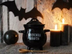 Something Different Soepkom Witches Broth Cauldron With Broom Spoon Zwart -Keukenbenodigdheden Winkel 1200x896 4