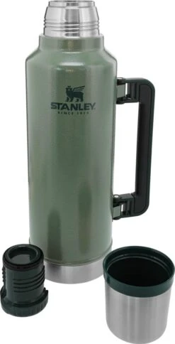 Stanley The Legendary Classic Bottle 1,90L - Thermosfles - Hammertone Green 22 Stanley The Legendary Classic Bottle 1,90L - Thermosfles - Hammertone Green -Keukenbenodigdheden Winkel 613x1200