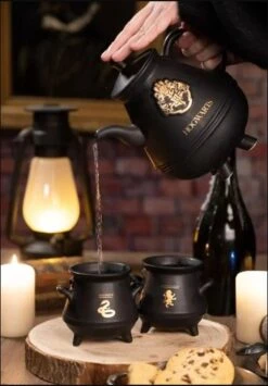 Harry Potter "Hogwarts" Theepot Set Met 2 Ketels -Keukenbenodigdheden Winkel 835x1200