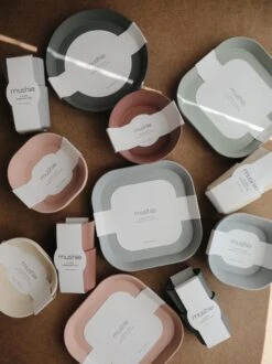 Siliconen Kommen - Mushie - Woodchuck - Set 2 -Keukenbenodigdheden Winkel 897x1200 1